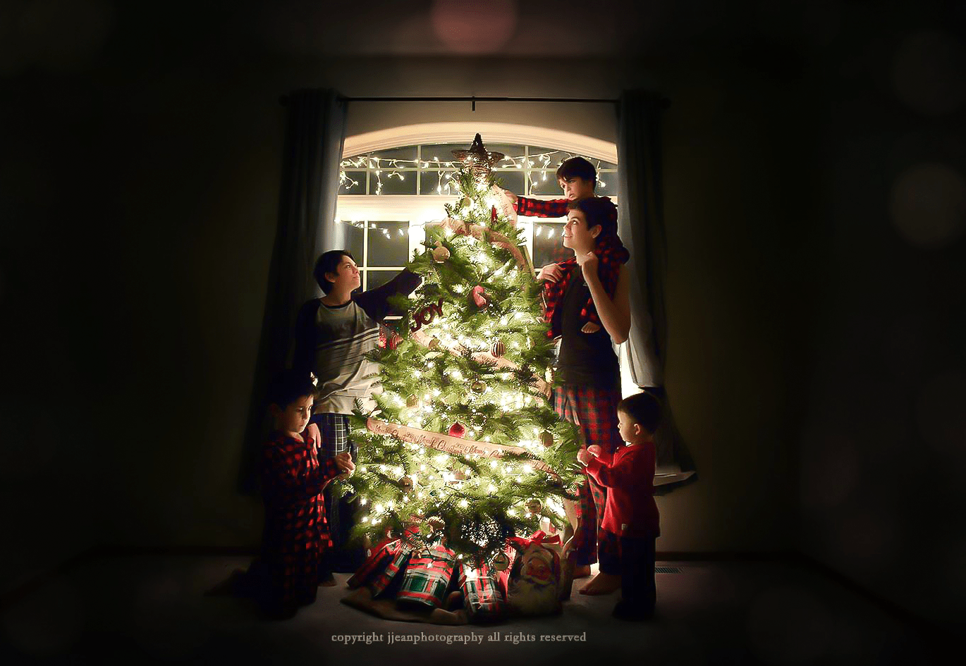 Photo Tips: Capturing Christmas Magic Around the Tree - ShopJeanPhotography.com