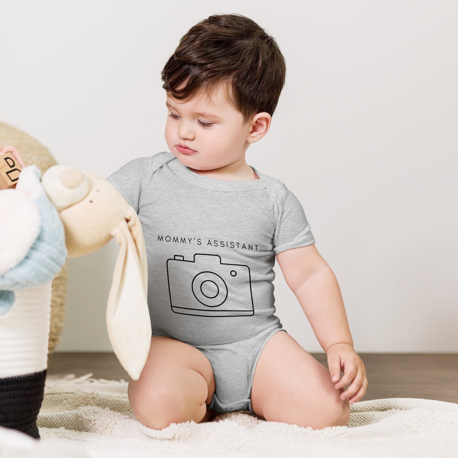 Mommy's Assistant Baby Short Sleeve Onsie, Mommy Photographer Gift, Photography Gift, Baby short sleeve one piece - ShopJeanPhotography.com