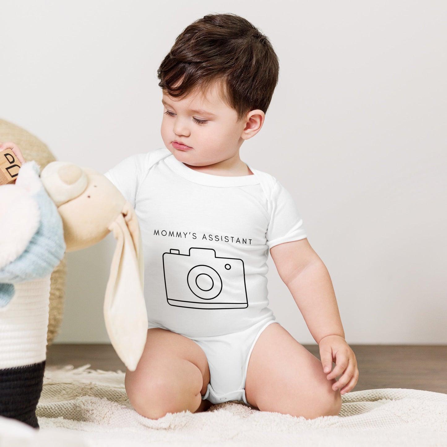 Mommy's Assistant Baby Short Sleeve Onsie, Mommy Photographer Gift, Photography Gift, Baby short sleeve one piece - ShopJeanPhotography.com